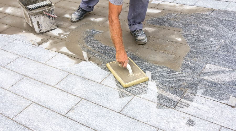 Professional gutter cleaning in Studio City, CA